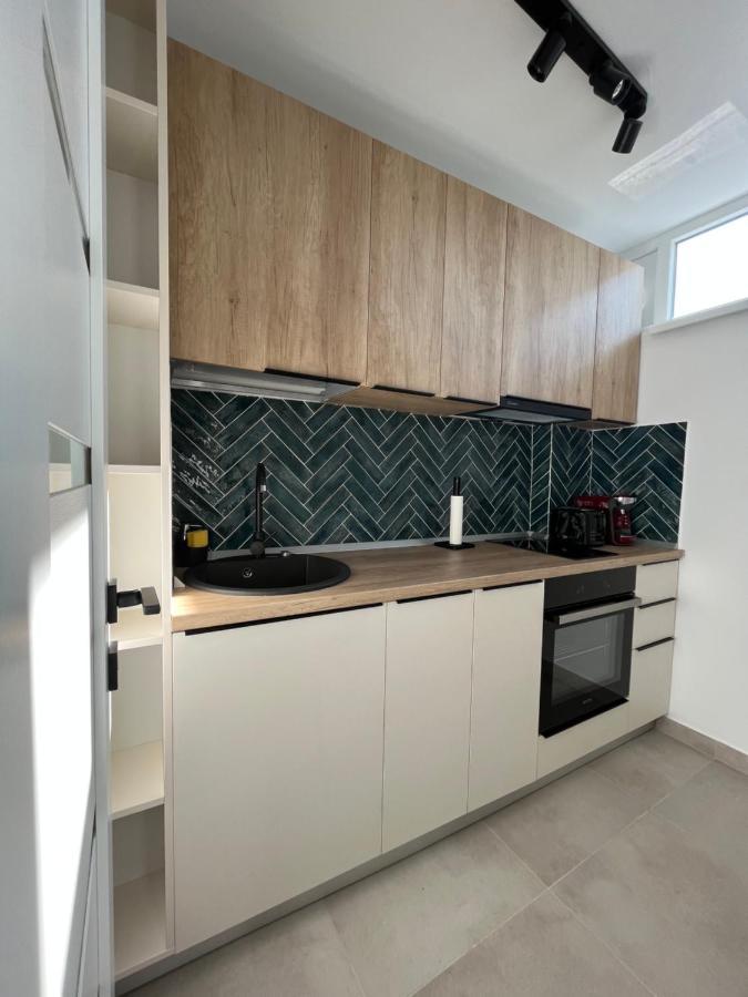 C & A Apartment