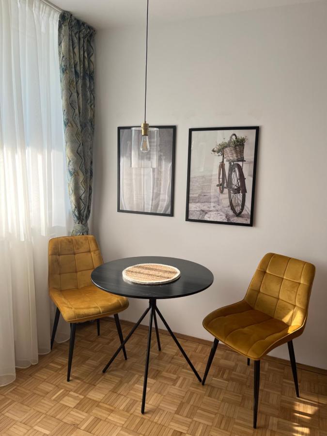 Apartment C & A *